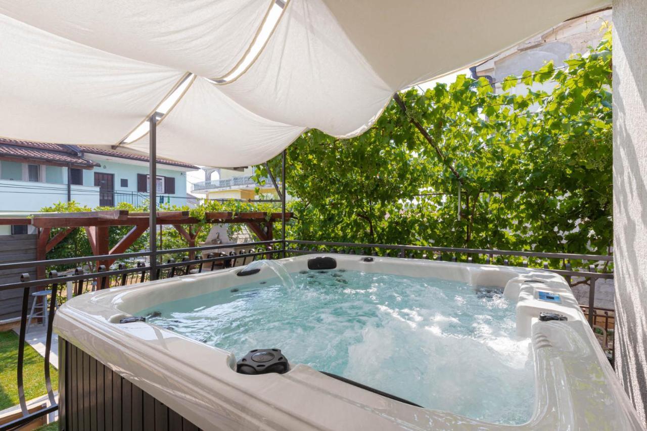 Cukerina Apartment With Whirpool & Sauna Porec Bagian luar foto