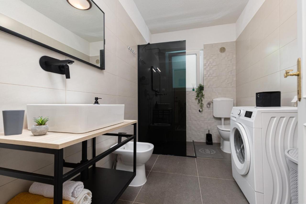 Cukerina Apartment With Whirpool & Sauna Porec Bagian luar foto