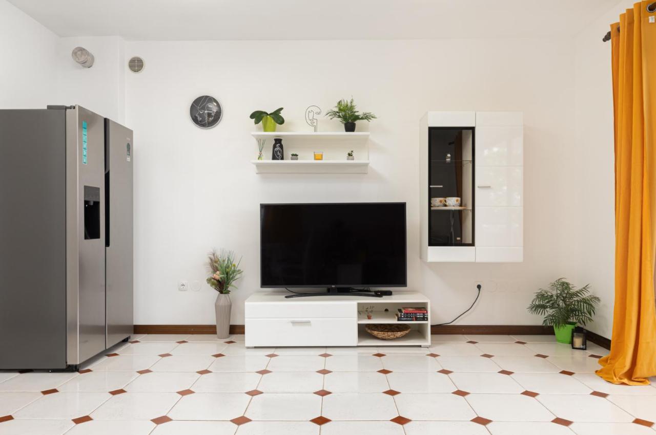 Cukerina Apartment With Whirpool & Sauna Porec Bagian luar foto