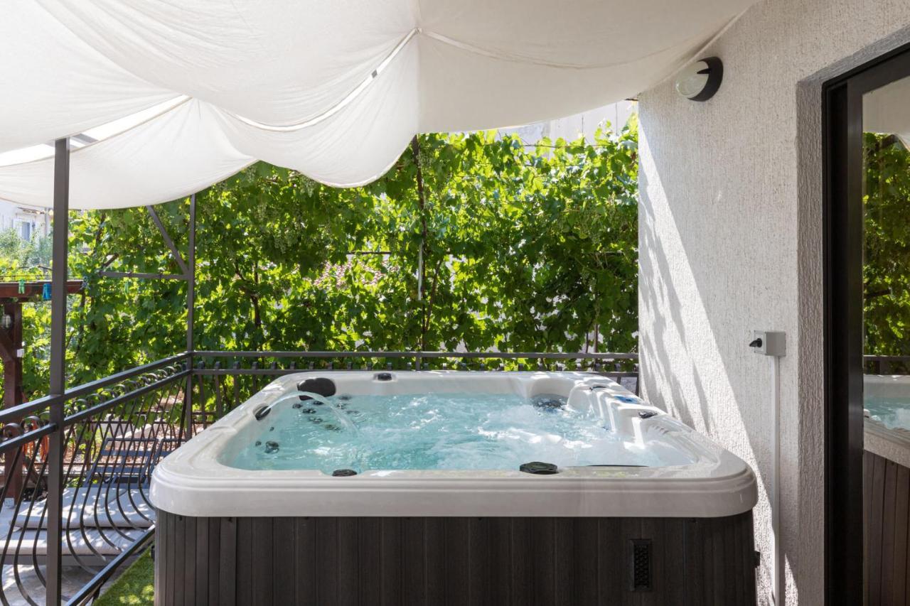 Cukerina Apartment With Whirpool & Sauna Porec Bagian luar foto